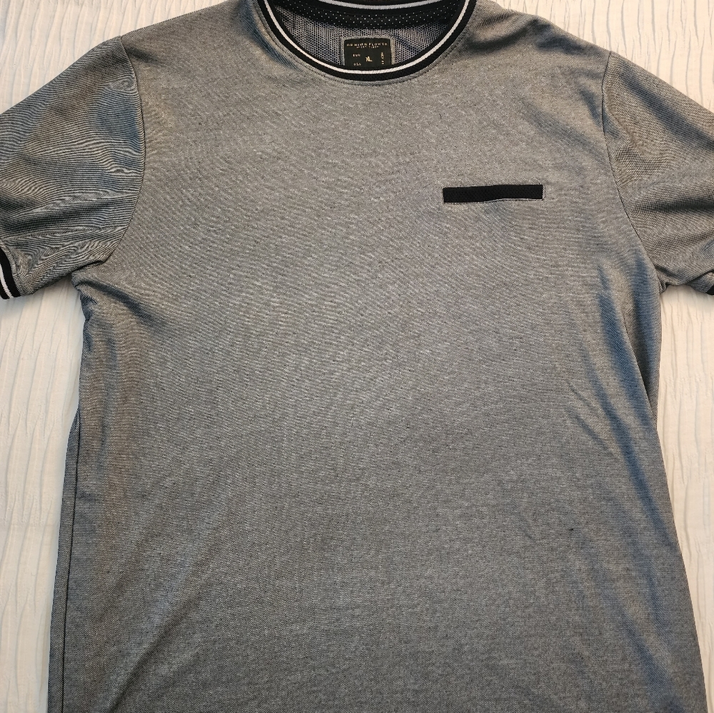 Short sleeve pullover crew neck shirt